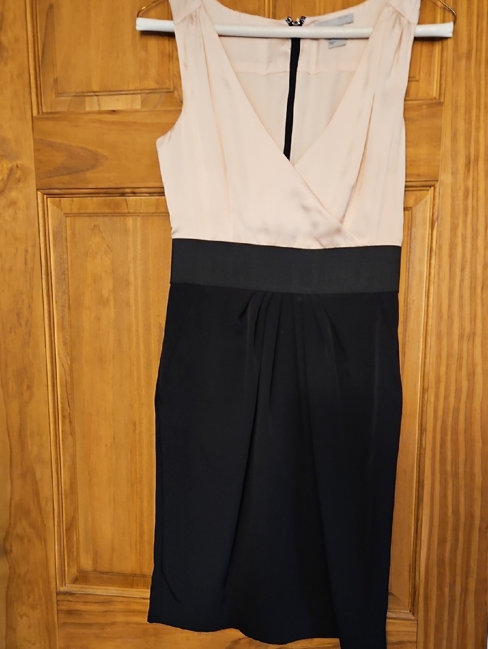 Sleeveless Two-Tone Sheath Dress - Blush and Black